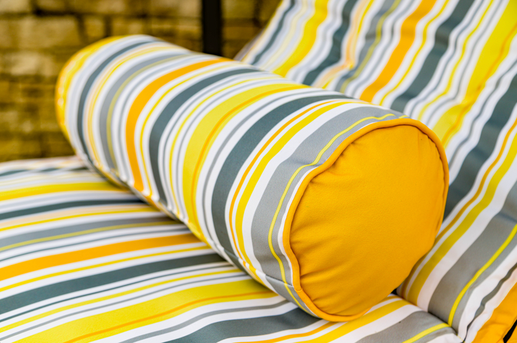 Ensemble Coussin pour Chaise Longue et Traversin 195x60x5cm & 45x18cm Motif Rayures Solaires - Deco-arts.fr