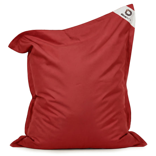 Pouf rouge piment 180x140 cm en situation extérieure