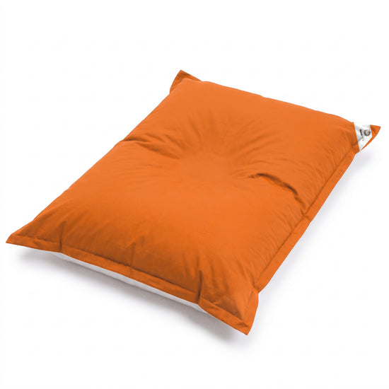 Pouf géant flottant Orange sur fond blanc, vue plongeante