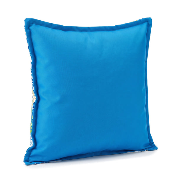 Cojín decorativo 45x45 motivo Arabesco, reverso azul celeste liso