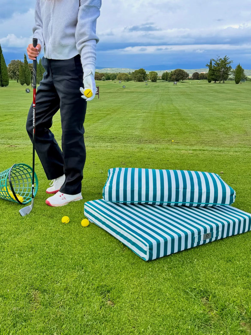 Coussins Deco Arts sur parcours de golf — élégance et confort — 3