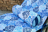 LOT de 2 Coussins pour Chaise Longue & Transat 195/60cm + 2 Traversin - AntiUV et Imperméable - Motif Feuillage Bleu - Deco-arts.fr