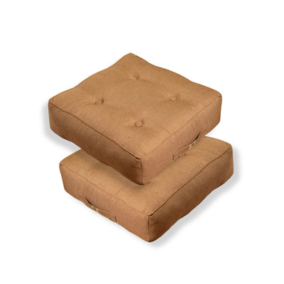 Deux poufs d'intérieur en lin beige clair, épais 18 cm, pour salon ou chambre, design haut de gamme de Deco-arts.fr