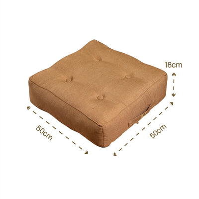 Deux poufs d'intérieur en lin beige clair, épais 18 cm, parfaits pour décoration chic et confort dans votre espace intérieur.