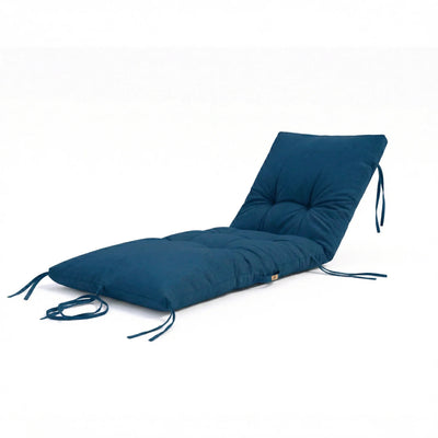 Matelas bleu pétrole 185x55 cm en situation extérieure