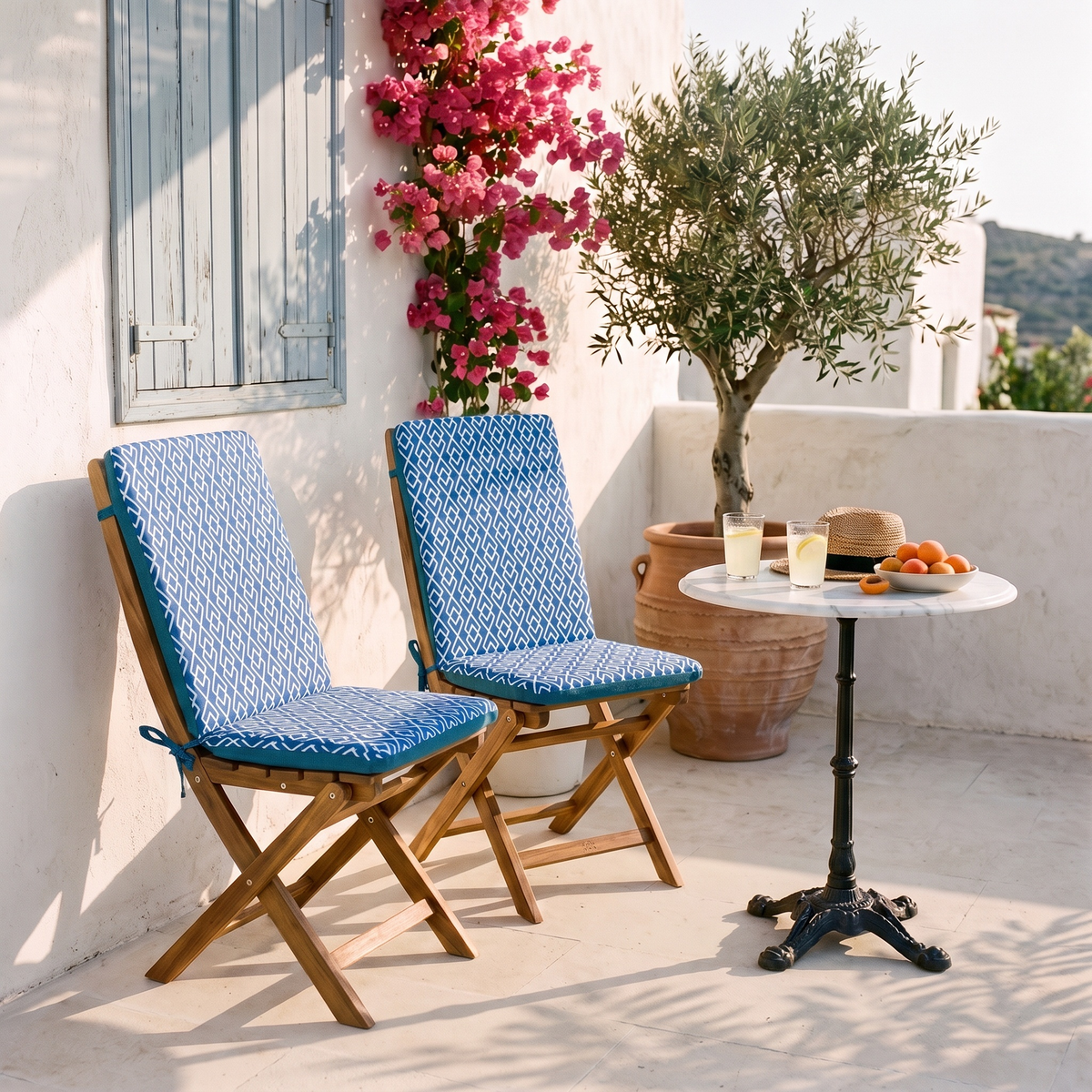 Cojines de silla de respaldo alto 95x40, Motivo Geométrico Verde, en sillas plegables en una terraza
