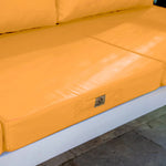 Ensemble de coussins de salon de jardin jaune 60x60 cm, déhoussables et anti-UV, pour fauteuils et canapés.