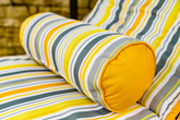 Ensemble Coussin pour Chaise Longue et Traversin 195x60x5cm & 45x18cm Motif Rayures Solaires - Deco-arts.fr