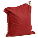 Finition et coutures pouf rouge piment