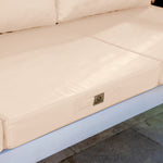 Ensemble de coussins de salon de jardin beige 50x50 cm, déhoussables et anti-UV pour fauteuils et canapés.