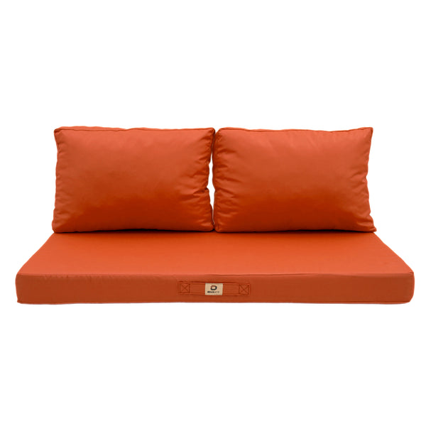 Ensemble de coussins de salon de jardin orange Deco-arts.fr, déhoussables et anti-UV, pour fauteuils et canapés.