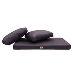 Ensemble de coussins pour salon jardin gris carbone, déhoussables et anti-UV, comprenant une assise et deux dossiers.