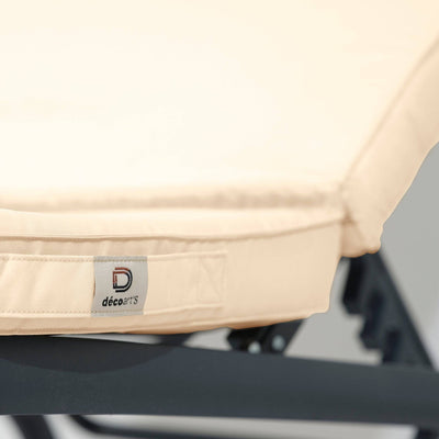 Coussin de bain de soleil beige 185x60cm pour transat, déhoussable et imperméable, conçu par Deco-arts.fr.