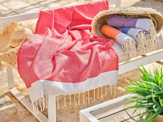 Fouta en coton petit losange 100x200cm rouge - Deco-arts.fr