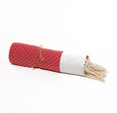 Fouta en coton petit losange 100x200cm rouge - Deco-arts.fr