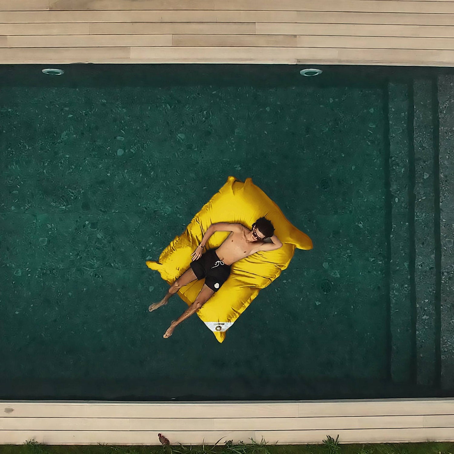Housse pour Pouf Géant XXL 180x140cm Flottant pour Piscine - Jaune miel - Deco-arts.fr