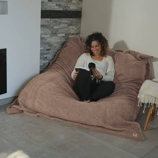 Pouf Intérieur XXL Housse Sherpa (Effet Mouton) Garnissage en flocon de mousse 190x155cm - Beige - Deco-arts.fr
