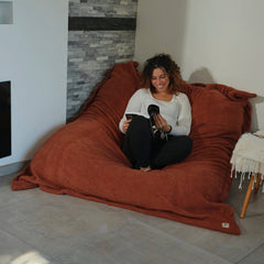 Puf XXL de interior con funda Sherpa (efecto oveja) y relleno de escamas de espuma 190x155 cm - Terracota