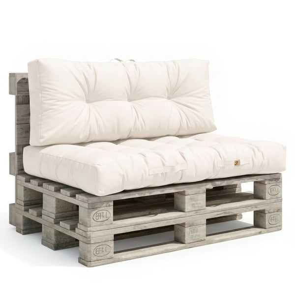 Ensemble coussins palette 120x80 Blanc Cassé, assise et dossier sur un salon de palettes, fond blanc