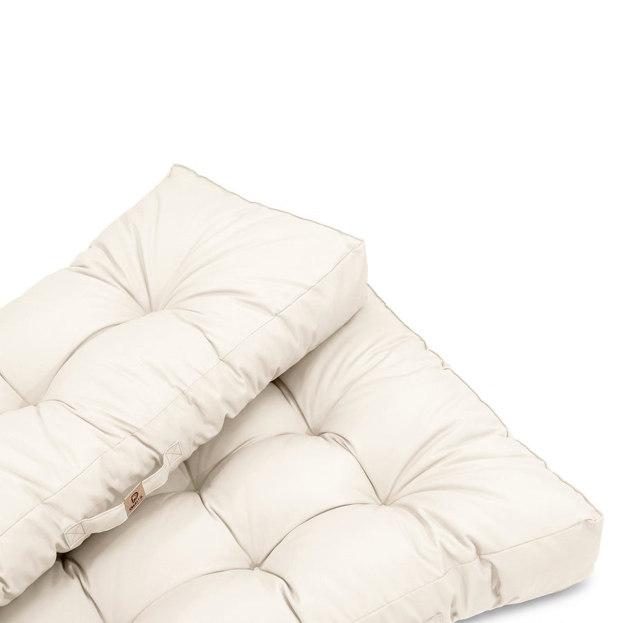 Coussins palette Blanc Cassé, capitonnage en gros plan