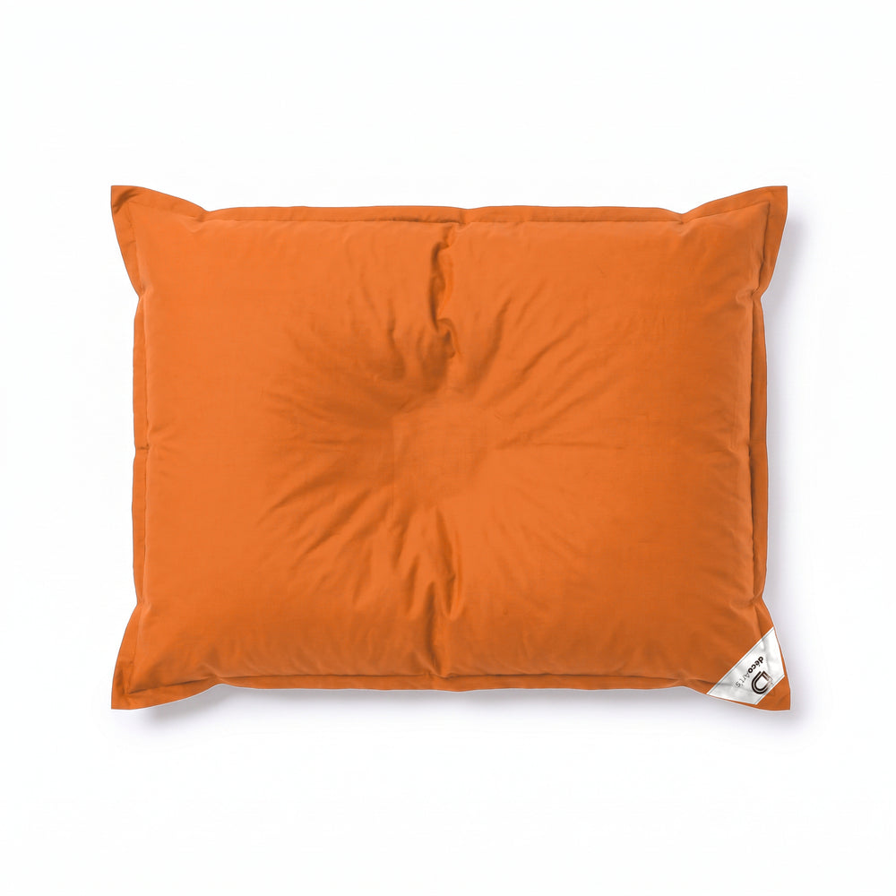 Solo funda, para rellenar – Puf gigante flotante Naranja visto desde arriba sobre fondo blanco